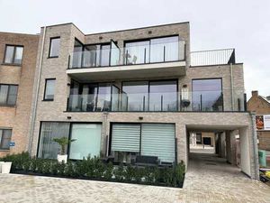 RUIM & SUBLIEM appartement met AUTOSTAANPLAATS nabij cent...