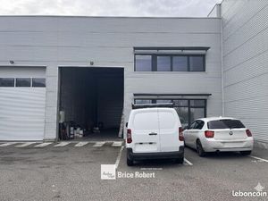 Local d'activité 170 m²