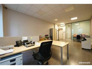 Local bureaux 51 m²