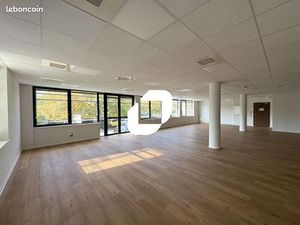 Bureau 2 429 m²