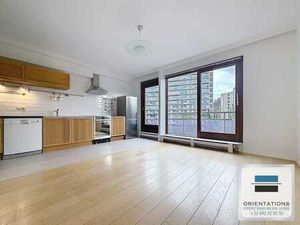 Bel appartement rénové et lumineux avec terrasse et parking