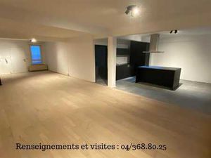 Beau Loft au calme à l'arrière d'un immeuble au centre de LI