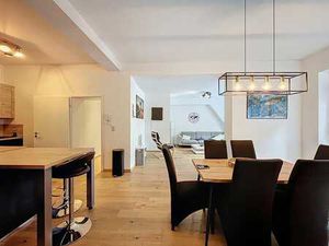 Appartement rénové 2 chambres avec terrasse et garage