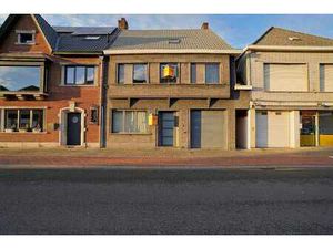 Ruime woning met garage en tuin in het centrum