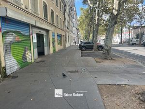 Local industriel 550 m²