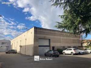 Local industriel 847 m²