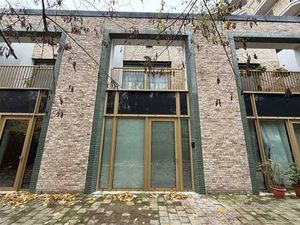 Maison nouvellement construite dans un emplacement de choix