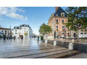 Charenton le Pont 94 - Mairie : Maison 8 Pièces. Rare sur secte