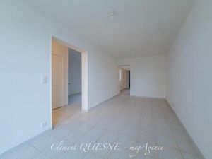 ENTRE PLAGE ET PORT / 2 CHAMBRES / COUR PRIVATIVE