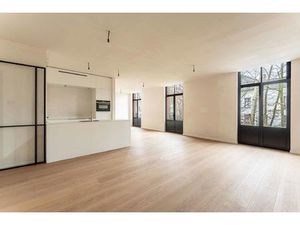 Rez-De-Chaussée à louer avec terrasse et jardin   Lasne (RBU90721)