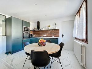 ANNECY _ Appartement 3 pièces de 68 m²  avec balcon  garage et cave  à vendre