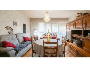 FLEURY LES AUBRAIS – Appartement lumineux de 78 m² avec balcon  cave et parking