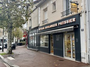 ** IMMEUBLE EN PLEIN CENTRE DU PERREUX SUR MARNE **