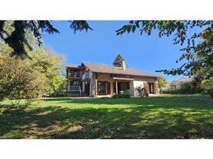 Maison et deux appartement