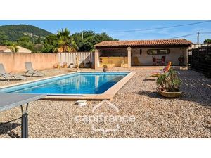 Maison à vendre 5 pièces + piscine SOLLIES VILLE (83)