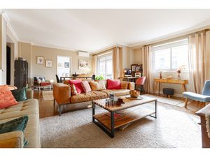 L'Elégant Jeanne D'Arc