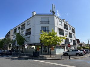 Entrée  Séjour  Coin Cuisine. Libre