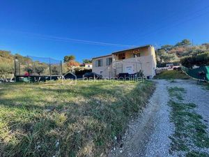 Villa de 200 m² à Villeneuve