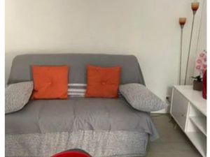 Studio meublé - Calme & lumineux - Centre-ville  proche plage