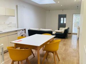 ? Maison 4 chambres entièrement rénovée – Proximité CHR / Tram / Écoles & Universités – Va