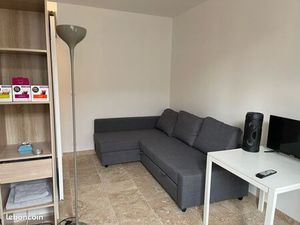 Studio rénové proche centre ville