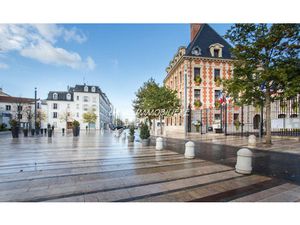 Charenton le Pont 94 - Mairie : Maison 8 Pièces. Rare sur secte