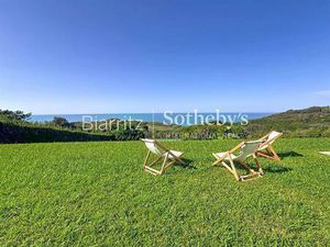 Propriété d'architecte avec vue panoramique sur l'océan