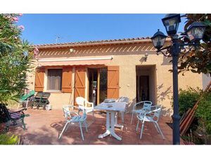 Location maison  m² T-4 à Volx  1 270 €