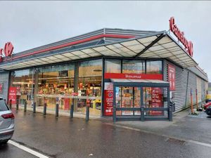 Ancien Carrefour Market à Lobbes à louer !