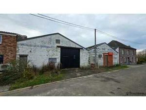 OPPORTUNITE UNIQUE - ENTREPOT AVEC PERMIS POUR 2 MAISONS