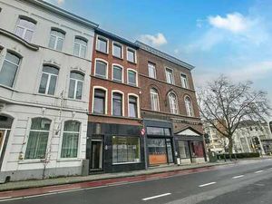 Local commercial à rafraîchir situé à la gare de Malines