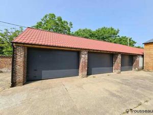 Thieu - Unité de stockage/garage 42m²