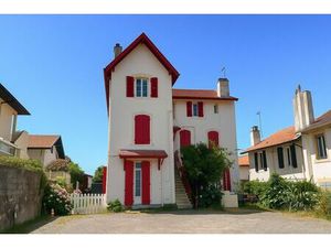 À VENDRE Charmant studio rénové avec mezzanine Quartier Saint-Martin  Biarritz