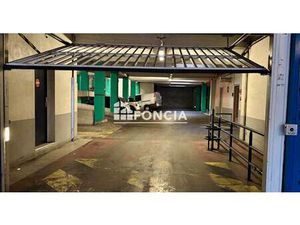 PLACE DE PARKING DANS UN IMMEUBLE SECURISE AVEC GARDIEN ET ASCENSEUR SECTEUR ALESIA/RUE DE