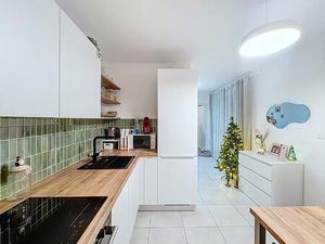 A louer - T2 rénové  balcon  place parking