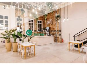 Murs commerciaux  env. 210 M2  Angers Est  forte visibilité