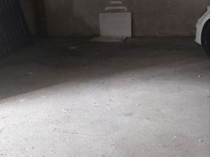 Parking couvert dans résidence