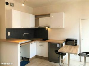 A louer grand studio refait à neuf centre-ville à Montluçon