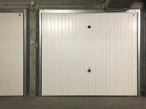 Parking fermé / box stockage - Paris 15e
