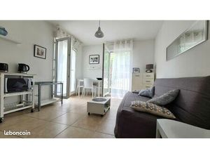 Studio meublé et climatisé au Cros de Cagnes