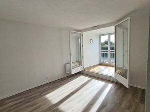 Appartement meublé a l'année quartier Casino des Pins Tanchet