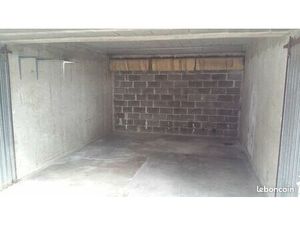 Particulier loue un grand garage de 22 m²
