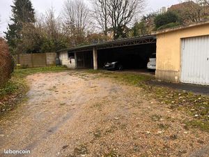 Place de parking couverte