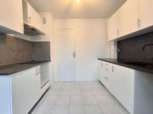 Location appartement 4 pièces 68 m² à Sucy-en-Brie (94370)  1 250 €