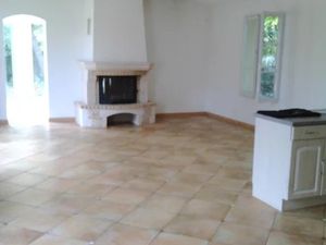 Location maison 4 pièces 120 m² à La Rochelle (17000)  1 596 €