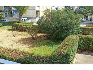Location appartement  m² T-2 à Marignane  860 €