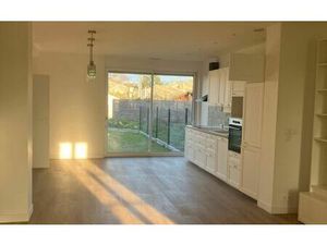 Location maison  m² T-4 à Les Billaux  1 200 €