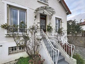 Maison Domont maison de 154 m² habitables 4 chambres  sous-sol total  2 garages indépendan