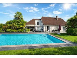 Maison d architecte de 186 m² à Morlaas