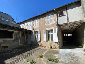 Immeuble idéalement situé à Decize - commerce et appartement